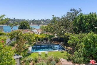 2150 Moreno Dr in Los Angeles, CA - Building Photo - Building Photo