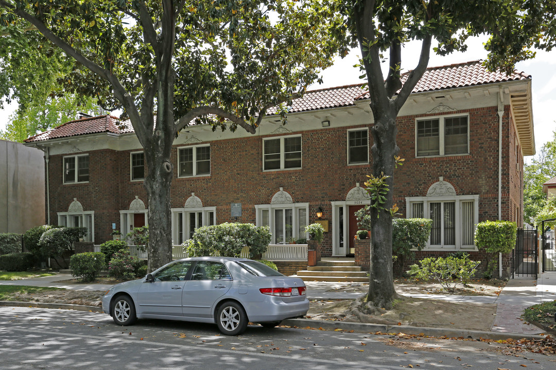 McKinley Flats in Sacramento, CA - Building Photo