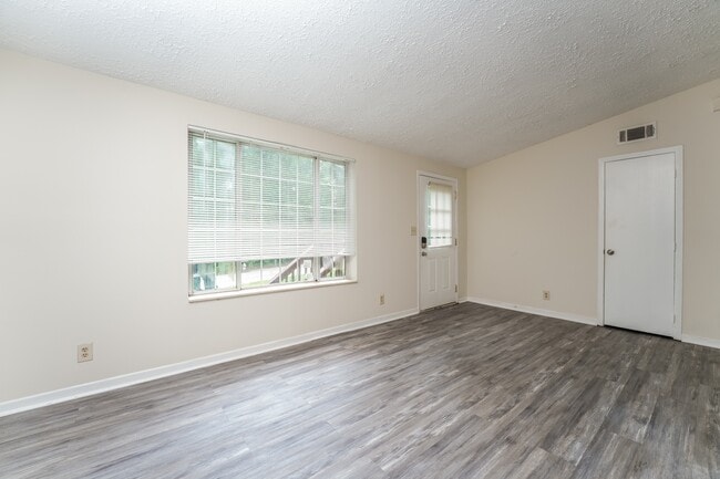 4275 Bradley Dr SW in Snellville, GA - Building Photo - Building Photo