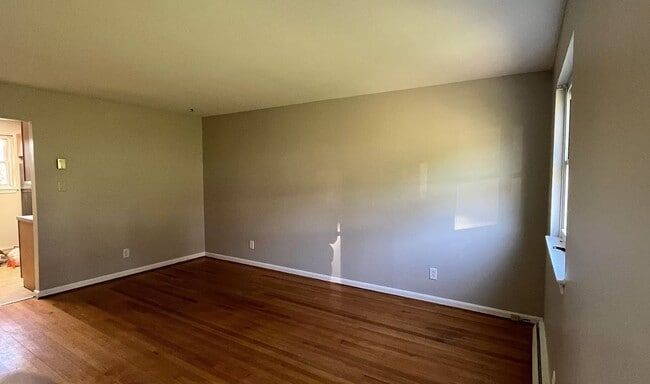 1033 Jeanette Ave in Vinton, VA - Building Photo - Building Photo