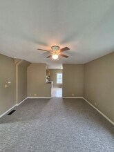 1001 S Hinshaw Ave in Bloomington, IL - Building Photo - Building Photo