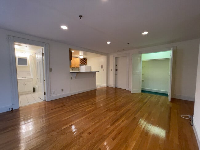 379 Commonwealth Ave, Unit 1