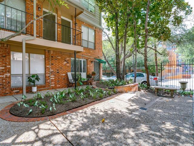 4525 Gilbert Ave in Dallas, TX - Building Photo