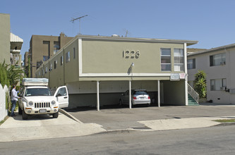 1228 N Mccadden Pl in Los Angeles, CA - Building Photo - Building Photo