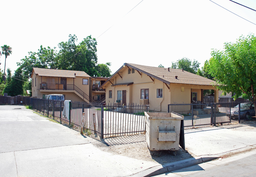 710 N Bond St in Fresno, CA - Building Photo