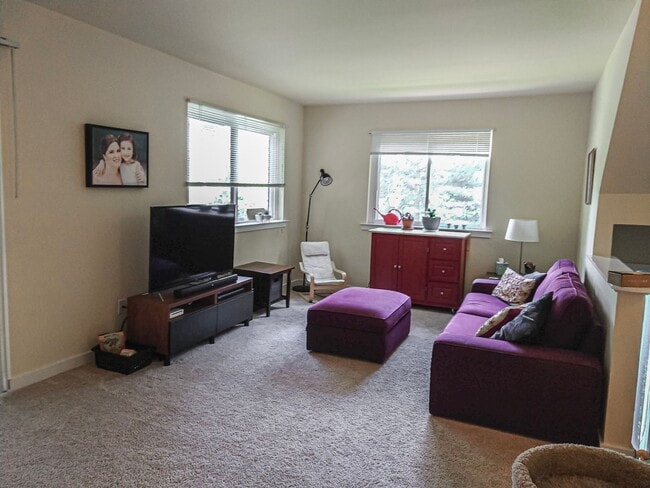 6878 Deer Run Dr in Alexandria, VA - Building Photo - Building Photo