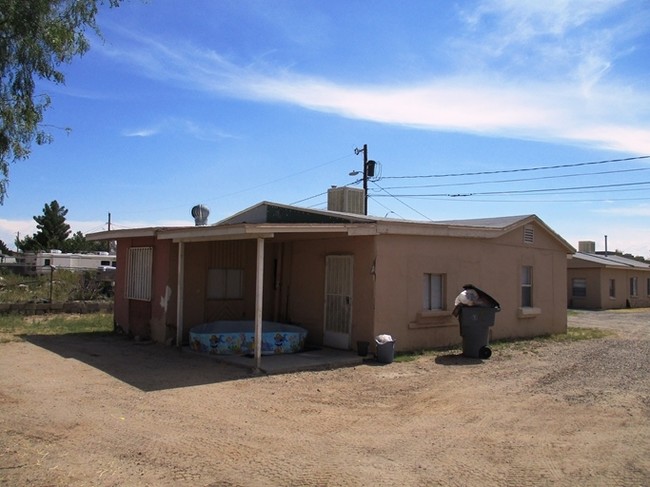 7143 N Loop Dr in El Paso, TX - Building Photo - Building Photo