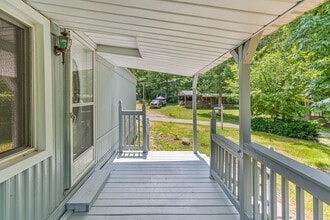 220 Lakeshore Dr in Mammoth Cave, KY - Building Photo - Building Photo