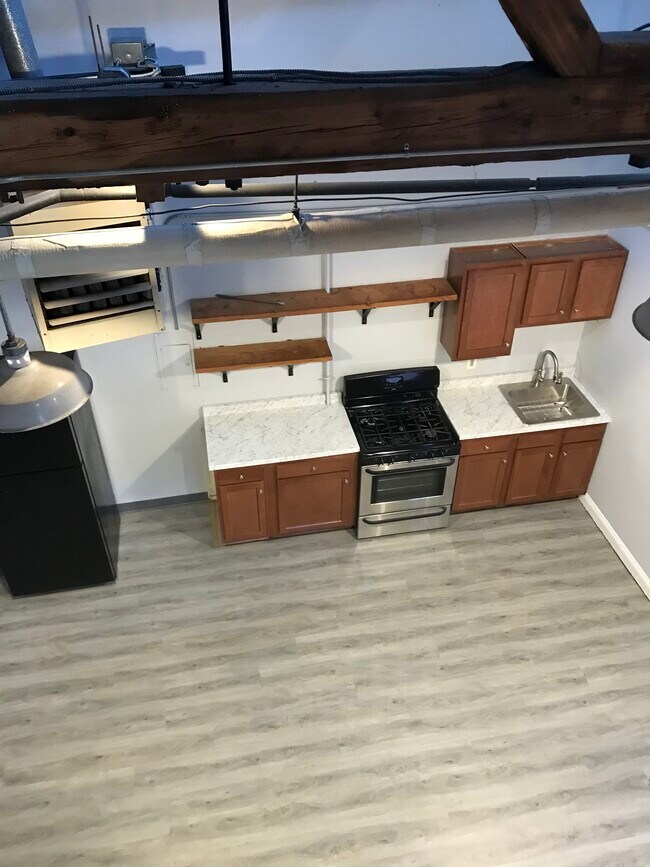 464 Pratt Street Ext, Unit 303 in Meriden, CT - Foto de edificio - Building Photo