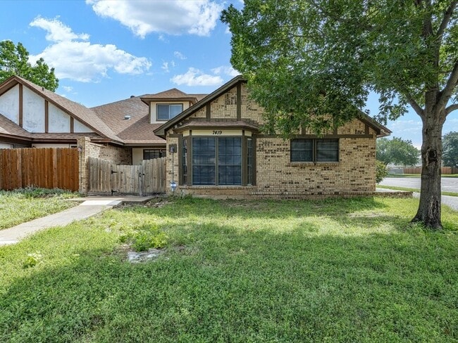 property at 7419 Lemonwood Ln