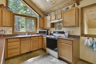 397 Woodacre Ct in Tahoe City, CA - Building Photo - Building Photo