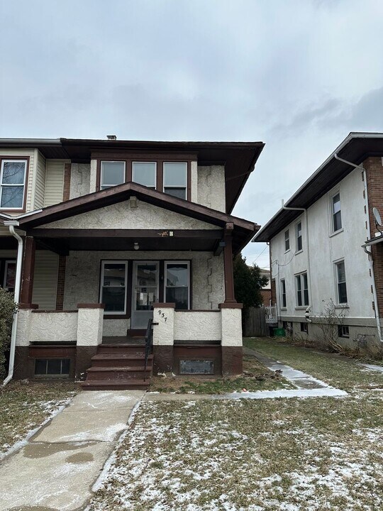 937 S 12th St in Allentown, PA - Building Photo