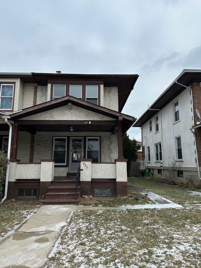 property at 937 S 12th St