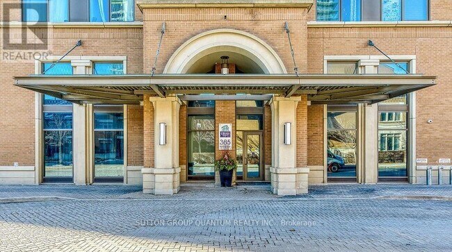 385-2385 Prince of Wales Dr in Mississauga, ON - Building Photo - Building Photo