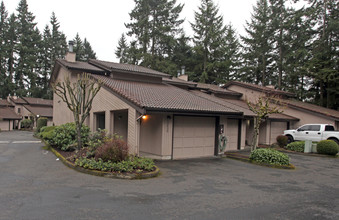 Sherwood Apartments in Puyallup, WA - Building Photo - Building Photo