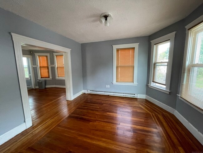 152 Wolcott St in Waterbury, CT - Building Photo - Building Photo