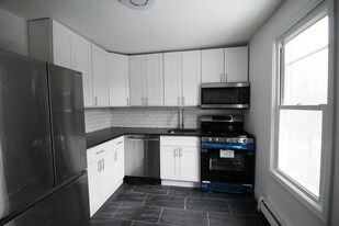 51 High St, Unit 2 in Catskill, NY - Building Photo