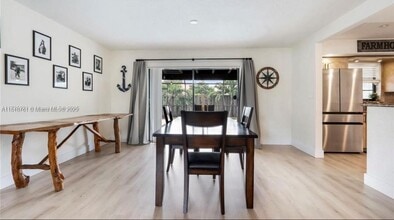 9510 NW 31st Pl in Sunrise, FL - Building Photo - Building Photo