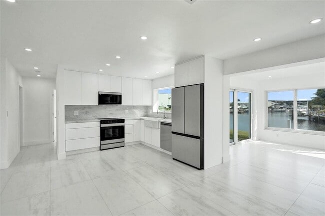 1960 SE 5th Ct in Pompano Beach, FL - Building Photo - Building Photo