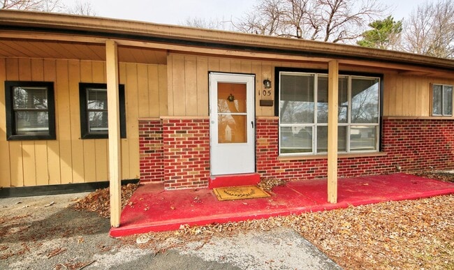 105 Clearview Dr in Florissant, MO - Building Photo - Building Photo