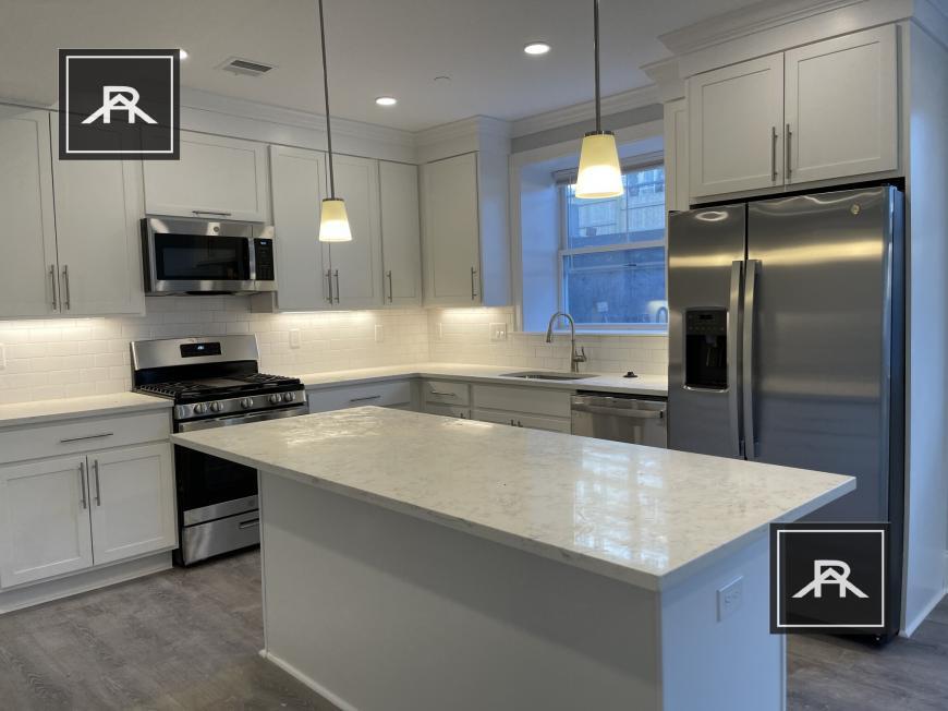 118 Kenrick St in Boston, MA - Building Photo