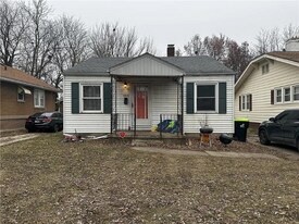 868 W Center St in Decatur, IL - Building Photo