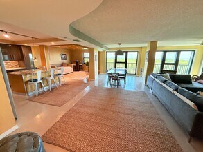 14820 Rue De Bayonne in Clearwater, FL - Building Photo - Building Photo