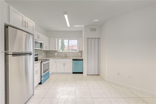 14815 NE 7th Ct in Miami, FL - Building Photo - Building Photo