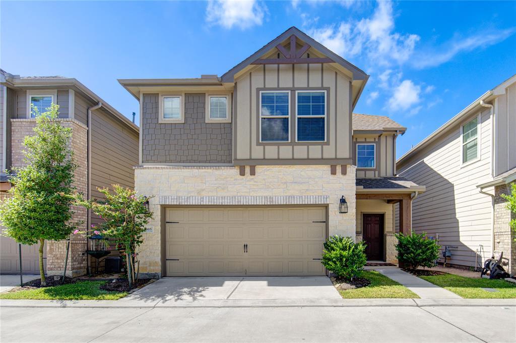 4005 Starbright St in Houston, TX - Building Photo
