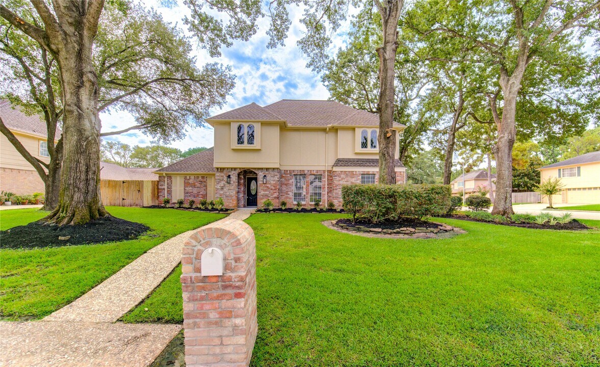 9115 Taidswood Dr in Spring, TX - Building Photo