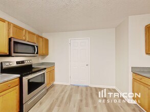 335 Orleans Blvd in Mcdonough, GA - Building Photo - Building Photo