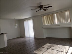 109 Restful Crest Ave in North Las Vegas, NV - Building Photo - Building Photo
