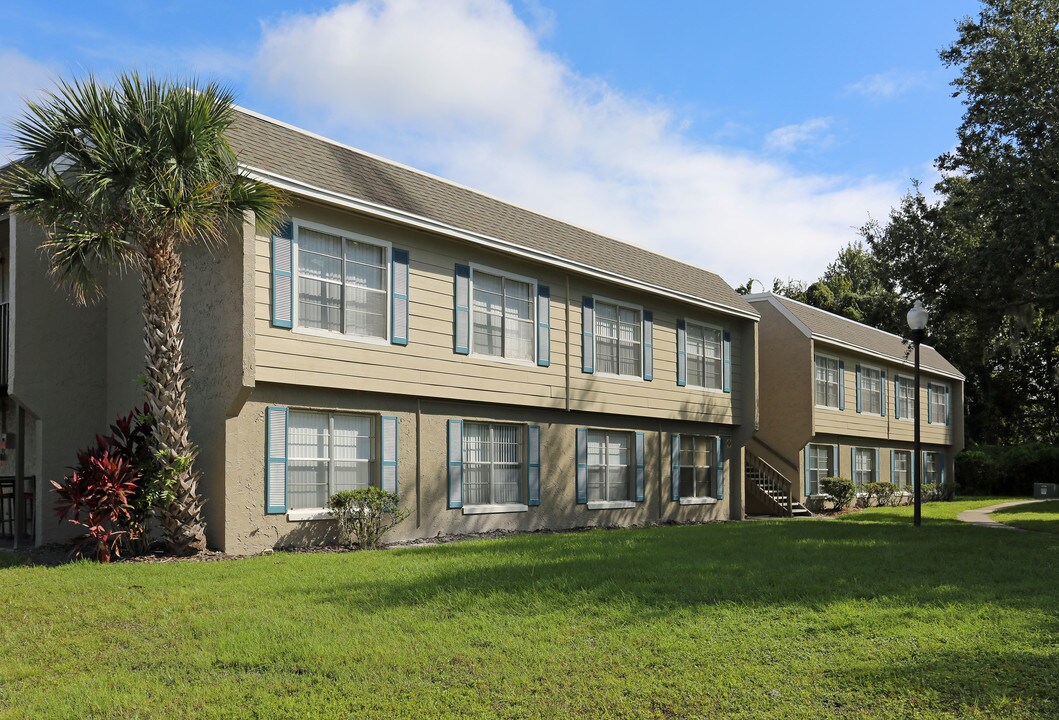 The Place at Alafaya in Orlando, FL - Foto de edificio