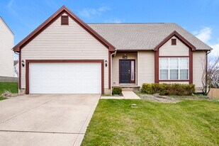 238 Oxford Dr SW in Pataskala, OH - Building Photo