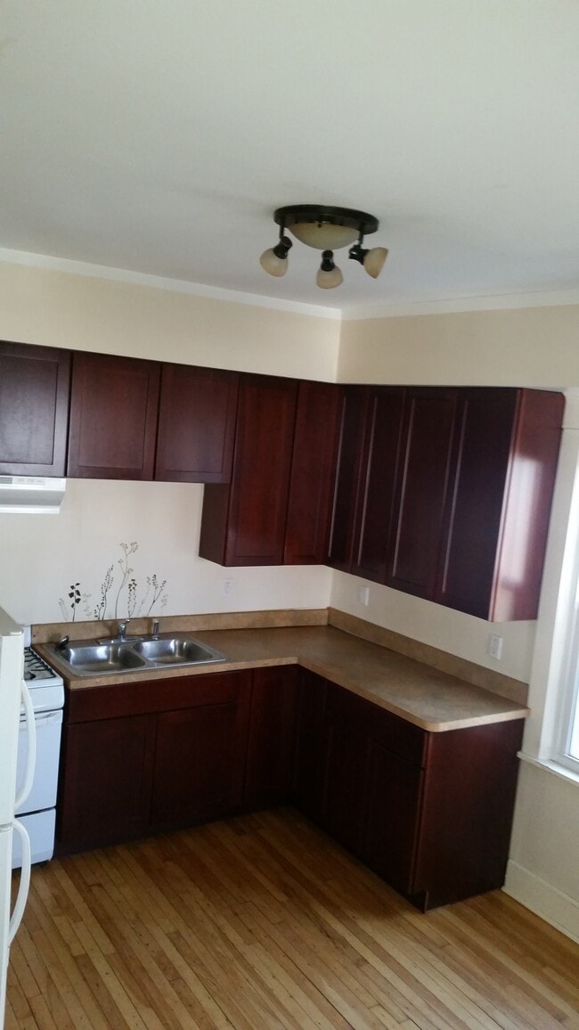 1223 Selby Ave in St. Paul, MN - Foto de edificio - Building Photo