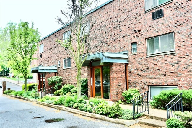 55 Saint Paul St, Unit #1