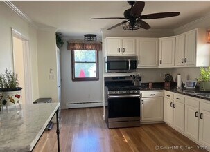 104 Meadowbrook Rd in West Hartford, CT - Building Photo - Building Photo