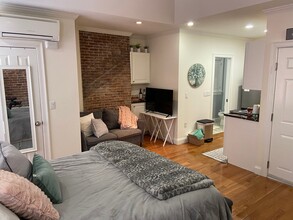 50 Temple St, Unit 7 in Boston, MA - Building Photo - Building Photo
