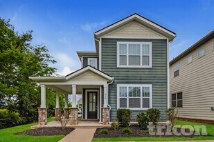 319 Imperial Ct in Pleasant View, TN - Building Photo