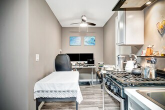 6554 Greenbush Ave in Los Angeles, CA - Building Photo - Building Photo