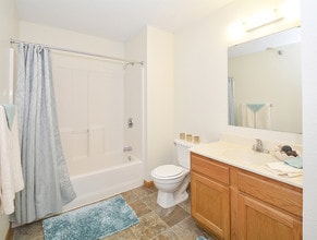 Arbor Landing Apartments in Shakopee, MN - Building Photo - Interior Photo