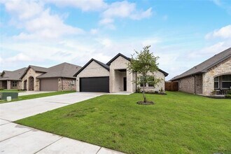 803 Moseley Ln in Greenville, TX - Building Photo - Building Photo