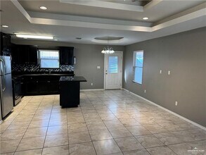 11 N Ebony St in Pharr, TX - Building Photo - Building Photo