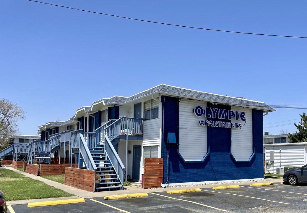 Olympic Apartments in Corpus Christi, TX - Building Photo