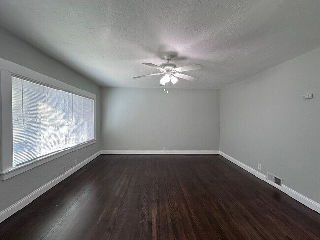 2257 38th Ave in Oakland, CA - Building Photo - Building Photo