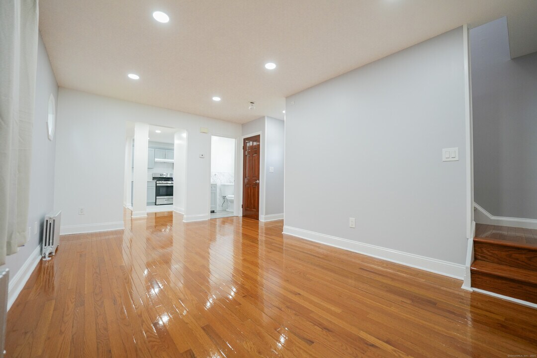 377 Peck St-Unit -1 in New Haven, CT - Building Photo