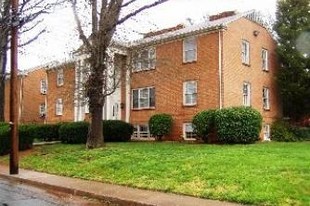 1200 Liggates Rd in Lynchburg, VA - Building Photo