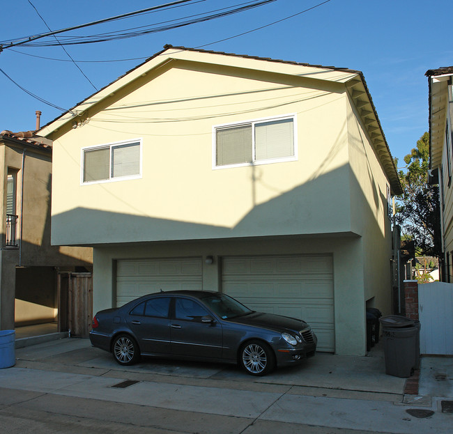 502 Avocado Ave in Newport Beach, CA - Building Photo - Building Photo