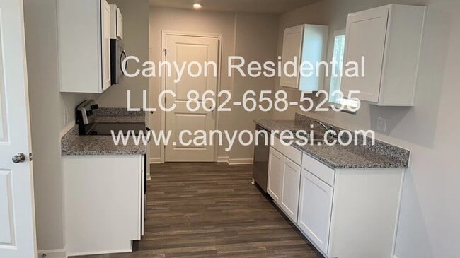 559 Dayspring Dr in Inman, SC - Foto de edificio - Building Photo