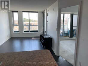 80-480 Esther Lorrie Dr in Toronto, ON - Building Photo - Building Photo